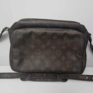 Louis Vuitton Nile Shoulder Bag Monogram